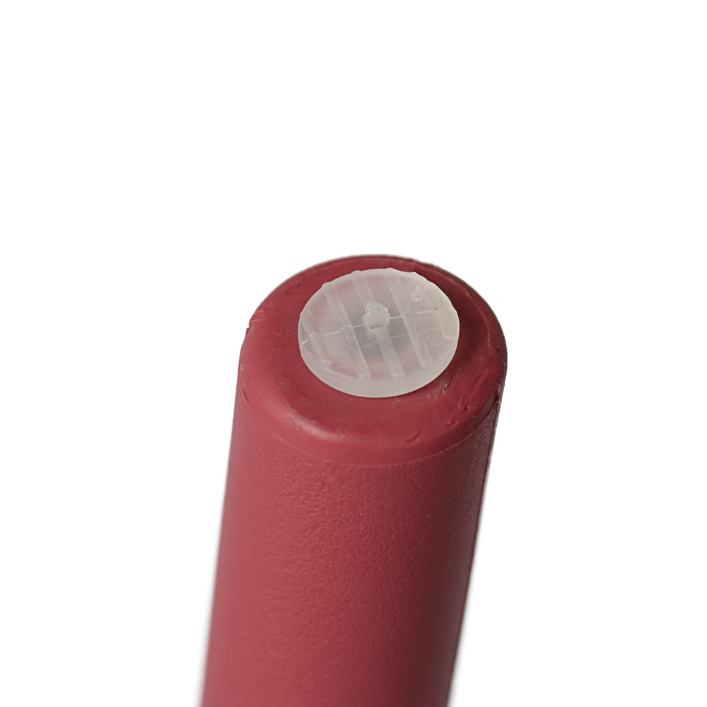 Zahradní židle Aura s prolamovaným opěradlem červená s područkami | Banketovynabytekcz | aura-malinowe_3771-1jpg